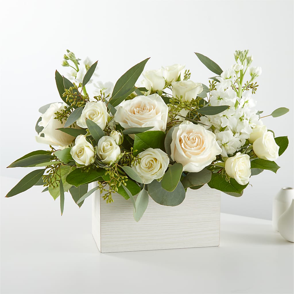 Fresh Linen Box Bouquet – BAYSORE'S FLOWER SHOP LLC, Mason OH