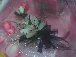 WHITE ORCHID WRISTLET