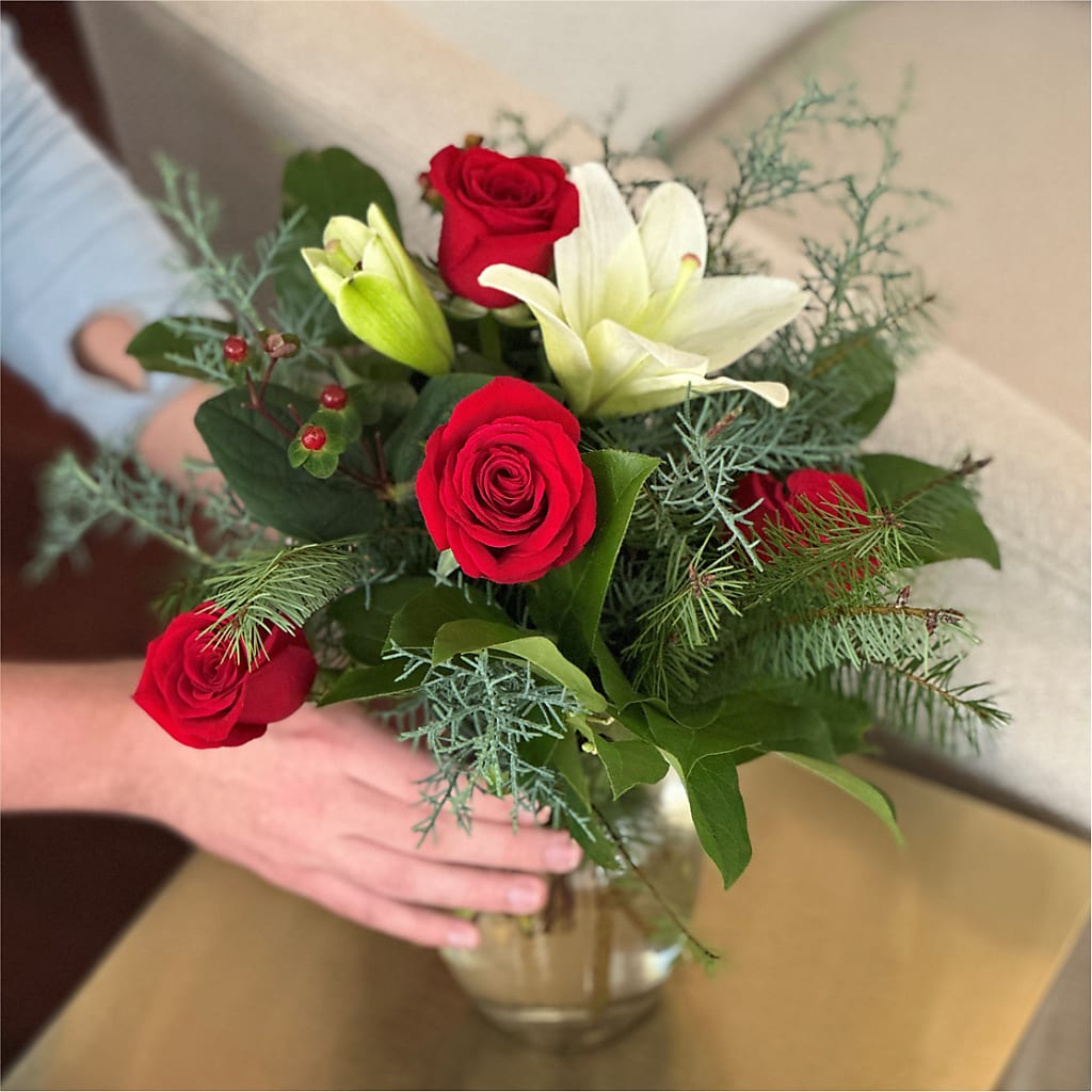 Glittering Lights Bouquet – BAYSORE'S FLOWER SHOP LLC, Mason OH
