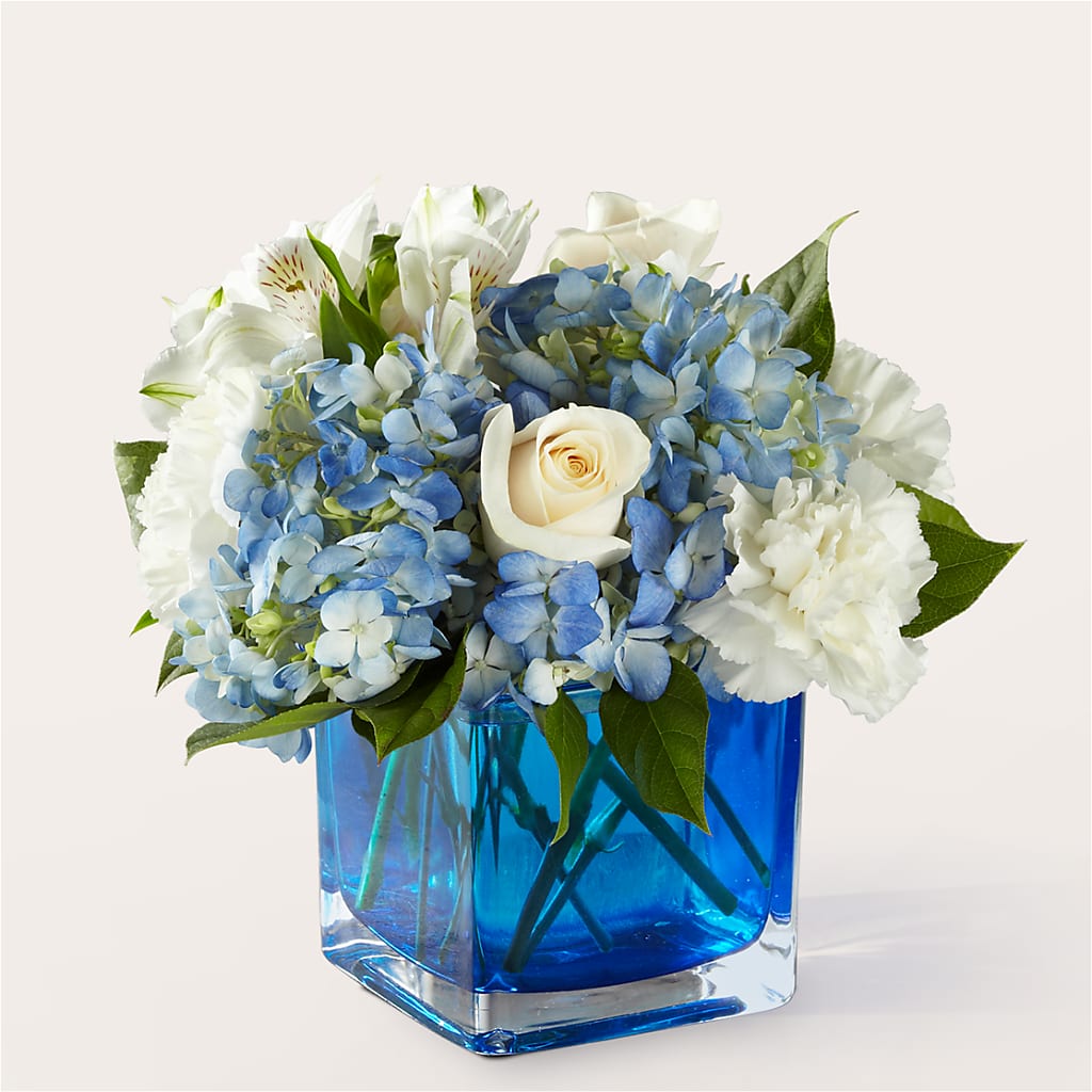 Soothing Waters Bouquet – BAYSORE'S FLOWER SHOP LLC, Mason OH