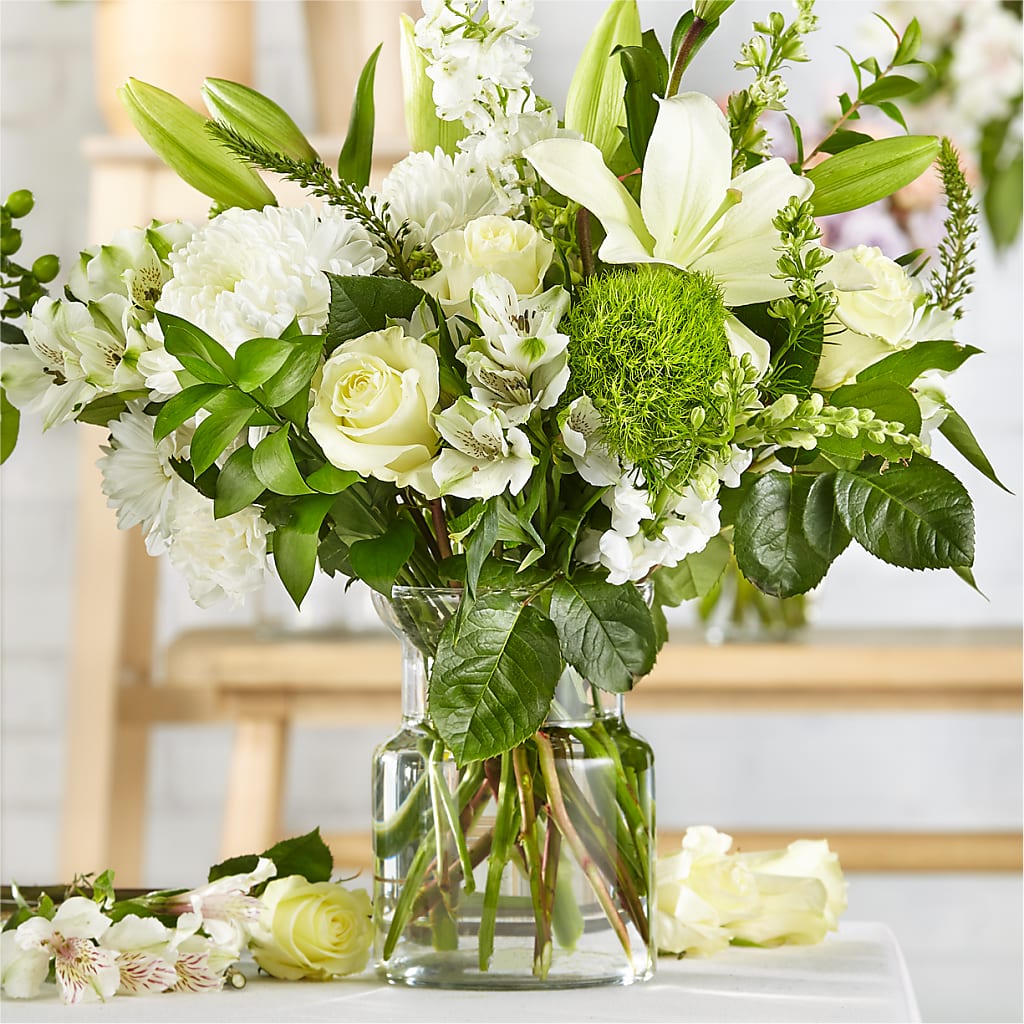 Classic Ivory – A Florist Original – BAYSORE'S FLOWER SHOP LLC, Mason OH