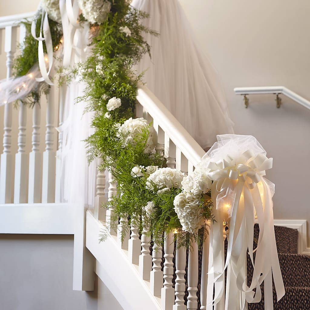 Champagne Dreams Garland – BAYSORE'S FLOWER SHOP LLC, Mason OH