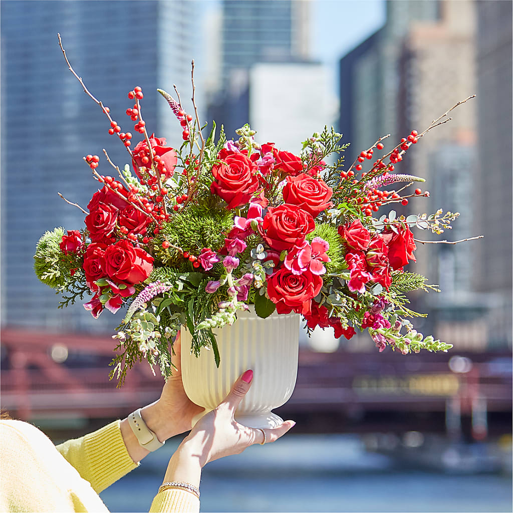 Big Red Bow Bouquet – BAYSORE'S FLOWER SHOP LLC, Mason OH
