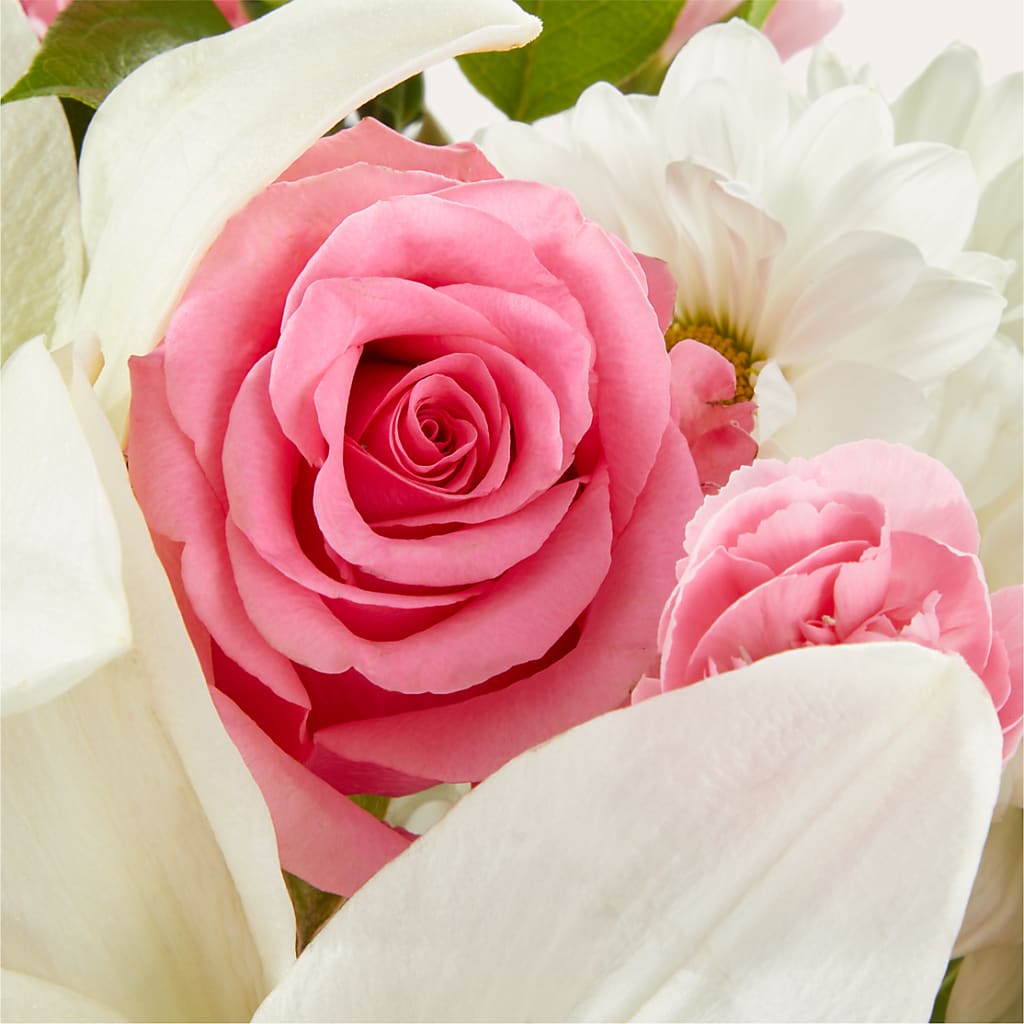 Whispers of Comfort Bouquet – BAYSORE'S FLOWER SHOP LLC, Mason OH