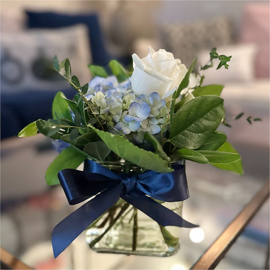Sky Blue Delight Bouquet – BAYSORE'S FLOWER SHOP LLC, Mason OH