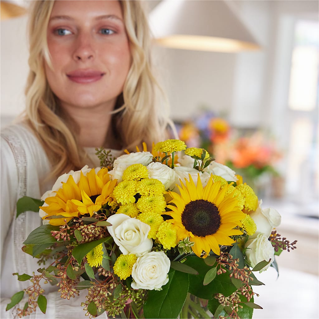 Luminous Morning Bouquet – BAYSORE'S FLOWER SHOP LLC, Mason OH