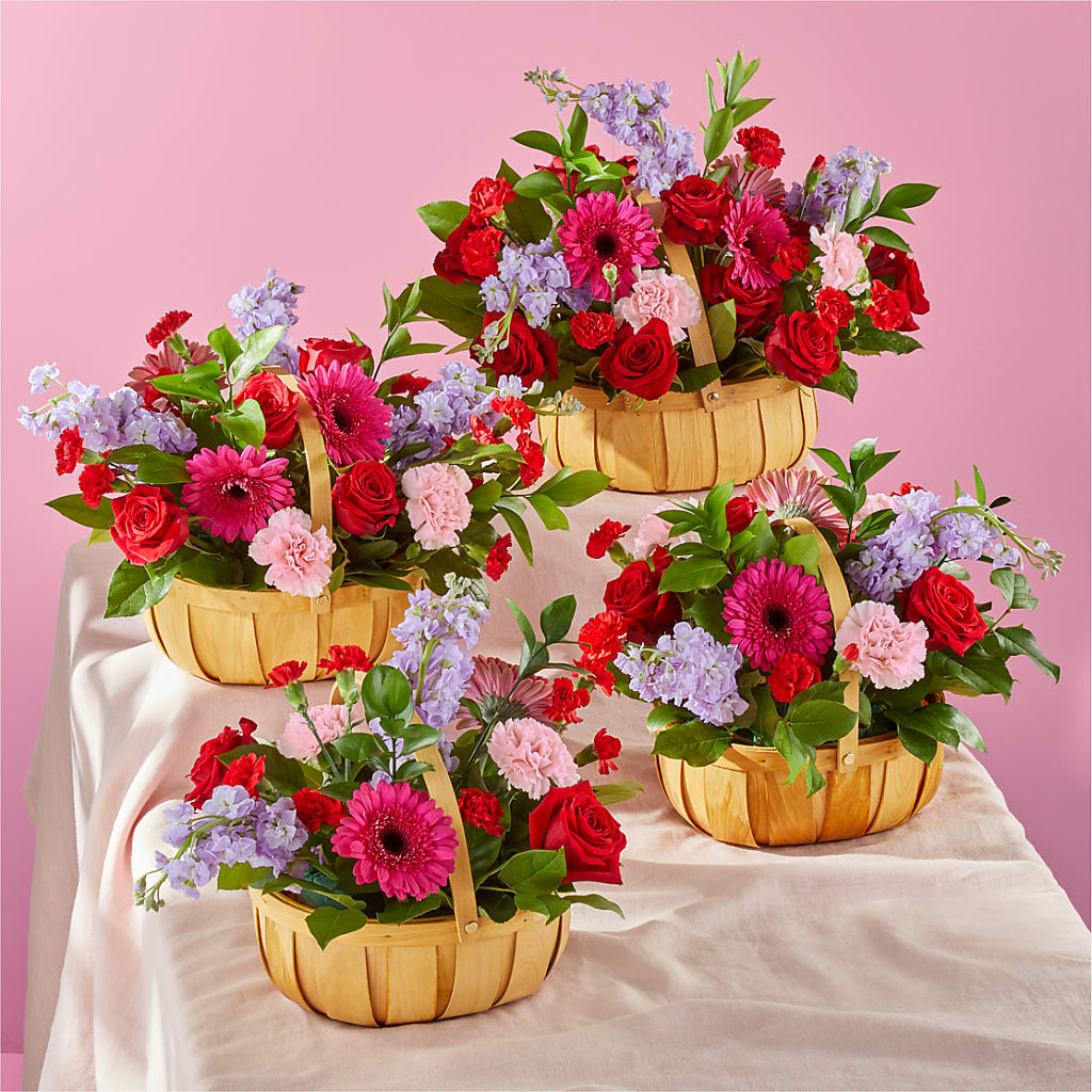 Pink Picnic Basket – BAYSORE'S FLOWER SHOP LLC, Mason OH