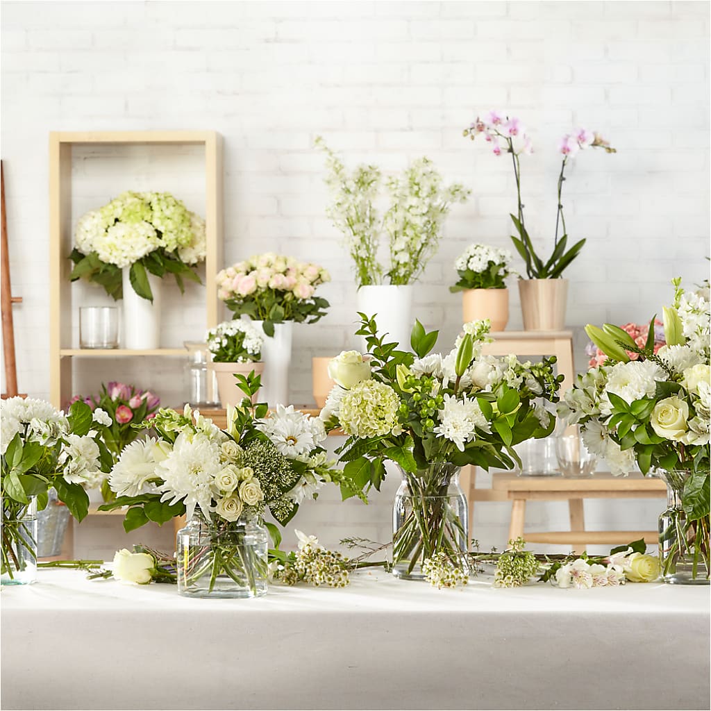 Classic Ivory – A Florist Original – BAYSORE'S FLOWER SHOP LLC, Mason OH