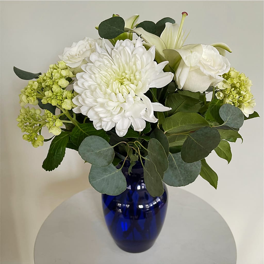 Snowy Dreams Bouquet – BAYSORE'S FLOWER SHOP LLC, Mason OH