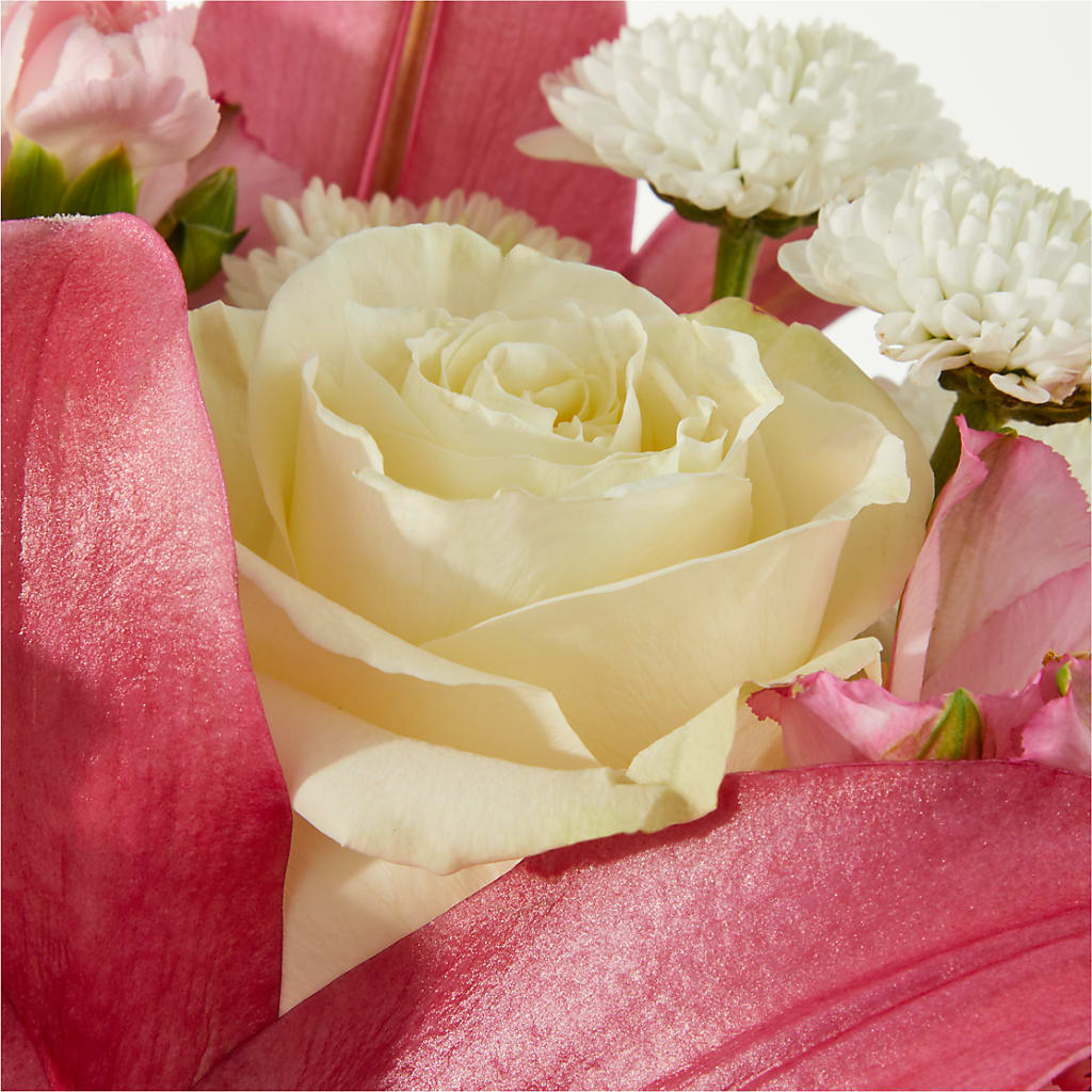 Piece of Cake Bouquet – BAYSORE'S FLOWER SHOP LLC, Mason OH
