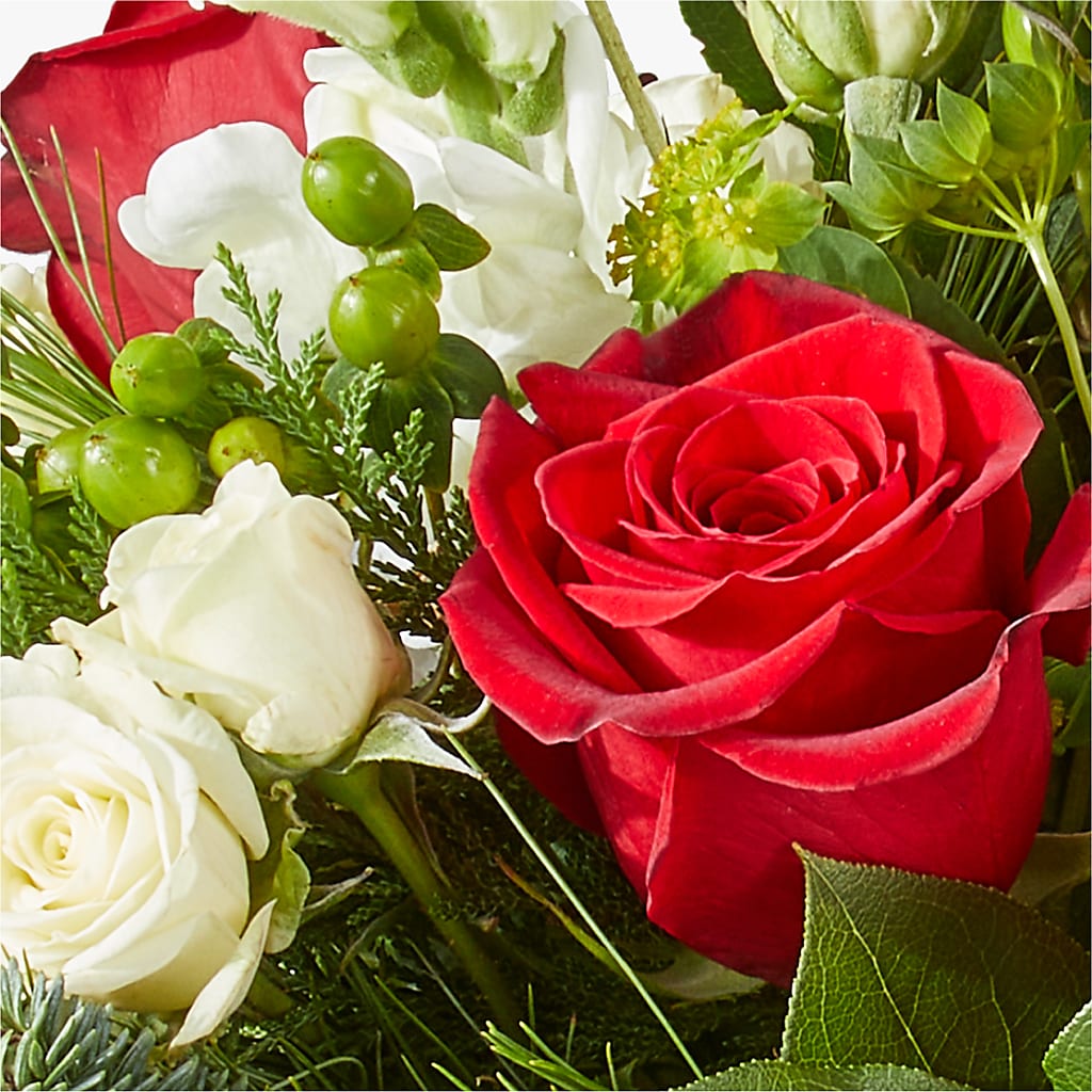 Deck the Halls Bouquet – BAYSORE'S FLOWER SHOP LLC, Mason OH